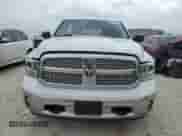 2017 Ram 1500 Laramie z VIN 1C6RR6NT8HS637521, wystawiony jako Copart lot #50937265 z przebiegiem 136 091 mil mil oraz Szkoda całkowita • Salvage title. Historia ofert i sprzedaży dostępna na DreamBid. Obrazek 5.