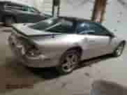 2002 Chevrolet Camaro Z28 z VIN 2G1FP22G722136888, wystawiony jako Copart lot #75919614 z przebiegiem 83 954 mil mil oraz Szkoda całkowita • Salvage title. Historia ofert i sprzedaży dostępna na DreamBid. Obrazek 3.