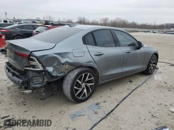 2019 Volvo S60 Momentum with VIN 7JR102FK0KG010984, listed as a Copart auction lot 52284975 with 156,569 mi miles and Clean title. Bid and sale history available at DreamBid. Image 3.
