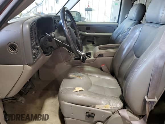 2004 Chevrolet Suburban Z71 with VIN 3GNFK16Z24G342591, listed as a Copart auction lot 72842654 with 322,007 mi miles and Clean title. Bid and sale history available at DreamBid. Image 7.