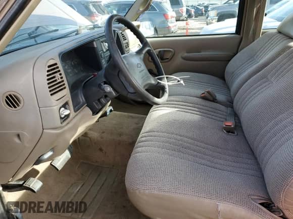 1997 Chevrolet Silverado 2500 с VIN 1GCFC29R9VE260969, выставлен на аукционе Copart как лот 48591655 с пробегом 191 498 миль миль и Списание • Salvage title. История ставок и продаж доступна на DreamBid. Изображение 7.