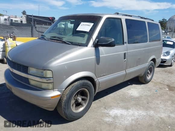 2002 Chevrolet Astro z VIN 1GNDM19X02B142648, wystawiony jako IAAI lot #42939901 z przebiegiem 184 077 mil mil oraz . Historia ofert i sprzedaży dostępna na DreamBid. Obrazek 2.