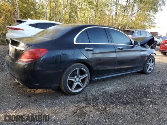 2016 Mercedes-Benz C 300 Luxury with VIN 55SWF4KBXGU171119, listed as a Copart auction lot 82105755 with 157,330 mi miles and Salvage title. Bid and sale history available at DreamBid. Image 3.