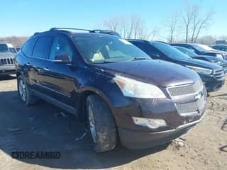 2009 Chevrolet Traverse LTZ z VIN 1GNER33D19S150882, wystawiony jako IAAI lot #41803912 z przebiegiem 156 229 mil mil oraz . Historia ofert i sprzedaży dostępna na DreamBid. Obrazek 1.