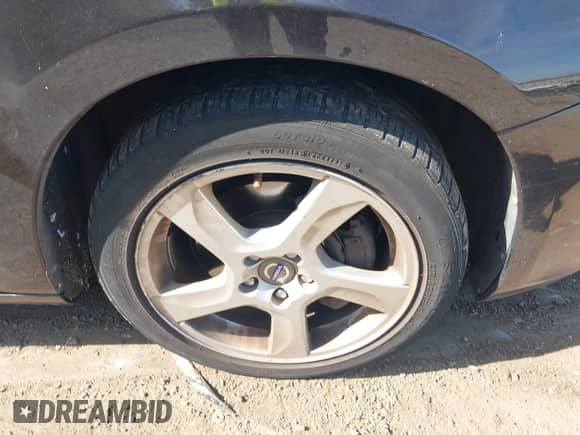 2014 Volvo S60 T5 с VIN YV1612FSXE1290190, выставлен на аукционе IAAI как лот 43382498 с пробегом 174 424 миль миль и . История ставок и продаж доступна на DreamBid. Изображение 12.