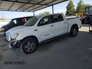 2013 Toyota Tundra Limited z VIN 5TFHY5F12DX281580, wystawiony jako Copart lot #57822895 z przebiegiem 329 386 mil mil oraz Szkoda całkowita • Salvage title. Historia ofert i sprzedaży dostępna na DreamBid. Obrazek 1.