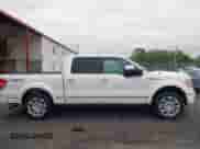 2011 Ford F-150 Lariat z VIN 1FTFW1E66BFA55791, wystawiony jako IAAI lot #43334676 z przebiegiem 110 809 mil mil oraz . Historia ofert i sprzedaży dostępna na DreamBid. Obrazek 13.