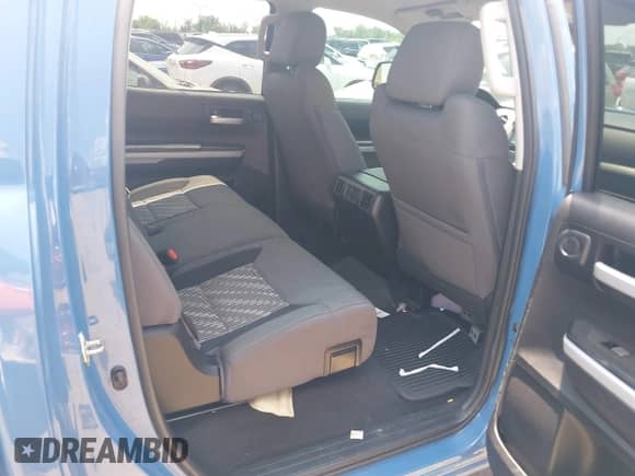 2020 Toyota Tundra SR5 с VIN 5TFEY5F11LX259264, выставлен на аукционе IAAI как лот 42925013 с пробегом 76 318 миль миль и . История ставок и продаж доступна на DreamBid. Изображение 8.