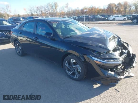 2025 Hyundai Elantra SEL Sport с VIN KMHLM4DG2SU917156, выставлен на аукционе IAAI как лот 43524187 с пробегом 7 748 миль миль и . История ставок и продаж доступна на DreamBid. Изображение 1.