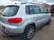 2017 Volkswagen Tiguan S с VIN WVGBV7AX3HK053284, выставлен на аукционе IAAI как лот 43509259 с пробегом 29 389 миль миль и . История ставок и продаж доступна на DreamBid. Изображение 4.