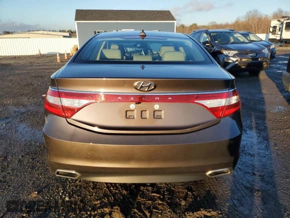 2016 Hyundai Azera с VIN KMHFG4JG7GA527428, выставлен на аукционе Copart как лот 85792324 с пробегом 88 976 миль миль и Списание • Salvage title. История ставок и продаж доступна на DreamBid. Изображение 6.