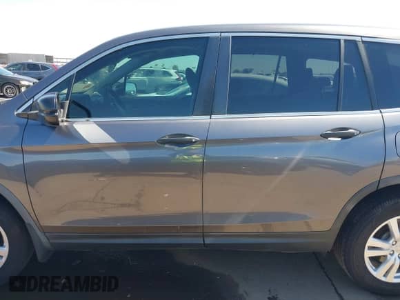 2017 Honda Pilot LX с VIN 5FNYF5H10HB003053, выставлен на аукционе IAAI как лот 43336847 с пробегом 54 727 миль миль и . История ставок и продаж доступна на DreamBid. Изображение 14.