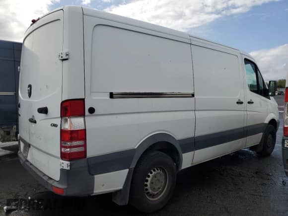 2007 Dodge Sprinter with VIN WD0PE745875164499, listed as a Copart auction lot 50784135 with 27,678 mi miles and Clean title. Bid and sale history available at DreamBid. Image 3.
