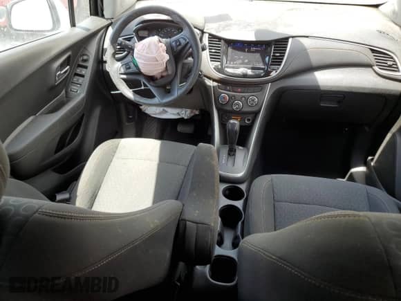 2020 Chevrolet Trax LS с VIN KL7CJNSB6LB316076, выставлен на аукционе Copart как лот 69015185 с пробегом 38 025 миль миль и Списание • Salvage title. История ставок и продаж доступна на DreamBid. Изображение 8.