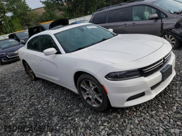 2015 Dodge Charger SE with VIN 2C3CDXFGXFH742543, listed as a Copart auction lot 68152885 with 90,690 mi miles and Clean title. Bid and sale history available at DreamBid. Image 4.