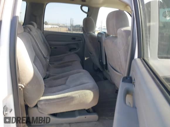 2004 Chevrolet Suburban LT with VIN 3GNEC16T14G276734, listed as a IAAI auction lot 42499947 with 175,787 mi miles and . Bid and sale history available at DreamBid. Image 8.