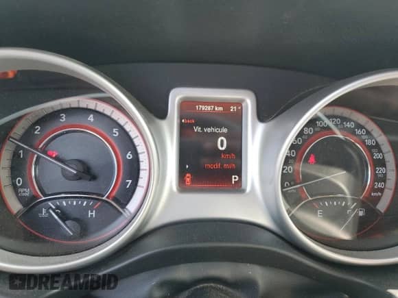 2014 Dodge Journey SE with VIN 3C4PDCAB9ET285568, listed as a Copart auction lot 71900655 with 179,287 mi miles and Salvage title. Bid and sale history available at DreamBid. Image 9.