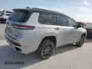 2023 Jeep Grand Cherokee Summit с VIN 1C4RJKEG6P8776974, выставлен на аукционе Copart как лот 67071365 с пробегом 37 810 миль миль и Списание • Salvage title. История ставок и продаж доступна на DreamBid. Изображение 3.