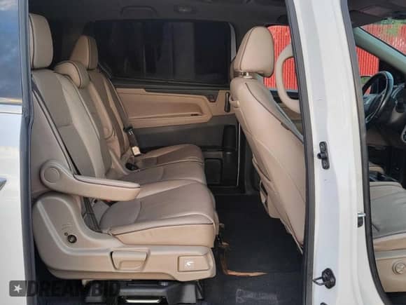 2022 Honda Odyssey Elite z VIN 5FNRL6H92NB003138, wystawiony jako Copart lot #86850785 z przebiegiem 61 156 mil mil oraz Czysty tytuł • Clean title. Historia ofert i sprzedaży dostępna na DreamBid. Obrazek 6.