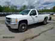 2008 Chevrolet Silverado 2500HD Work Truck z VIN 1GCHK24K28E135421, wystawiony jako Copart lot #56245895 z przebiegiem 243 587 mil mil oraz Czysty tytuł • Clean title. Historia ofert i sprzedaży dostępna na DreamBid. Obrazek 1.