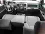 2017 Ram 1500 Express z VIN 3C6RR7KT9HG793648, wystawiony jako Copart lot #87637945 z przebiegiem 87 348 mil mil oraz Szkoda całkowita • Salvage title. Historia ofert i sprzedaży dostępna na DreamBid. Obrazek 8.