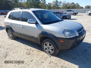 2007 Hyundai Tucson SE with VIN KM8JN12D67U674101, listed as a IAAI auction lot 43503952 with 197,306 mi miles and . Bid and sale history available at DreamBid. Image 1.
