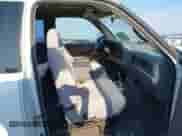 1996 Dodge 1500 z VIN 3B7HF13Z4TM187407, wystawiony jako IAAI lot #42962727 z przebiegiem 145 230 mil mil oraz . Historia ofert i sprzedaży dostępna na DreamBid. Obrazek 5.