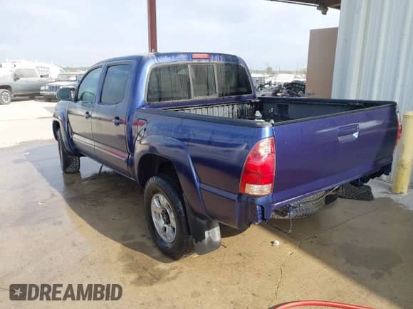 2007 Toyota Tacoma PreRunner z VIN 3TMJU62N57M041798, wystawiony jako IAAI lot #43423609 z przebiegiem 266 794 mil mil oraz . Historia ofert i sprzedaży dostępna na DreamBid. Obrazek 3.