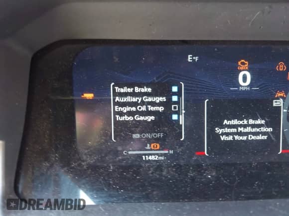 2024 Toyota Tacoma SR5 z VIN 3TMLB5JN5RM077620, wystawiony jako IAAI lot #43221023 z przebiegiem 11 482 mil mil oraz . Historia ofert i sprzedaży dostępna na DreamBid. Obrazek 7.