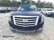 2017 Cadillac Escalade Premium Luxury z VIN 1GYS4CKJ9HR374645, wystawiony jako Copart lot #55579425 z przebiegiem 105 357 mil mil oraz Czysty tytuł • Clean title. Historia ofert i sprzedaży dostępna na DreamBid. Obrazek 5.