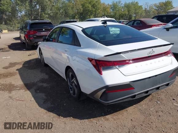 2025 Hyundai Elantra SEL Sport with VIN KMHLM4DG8SU923978, listed as a IAAI auction lot 43214581 with 3,349 mi miles and . Bid and sale history available at DreamBid. Image 3.