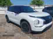 2023 Mitsubishi Outlander SEL z VIN JA4J4VA86PZ010610, wystawiony jako IAAI lot #42883511 z przebiegiem 37 536 mil mil oraz . Historia ofert i sprzedaży dostępna na DreamBid. Obrazek 1.