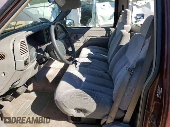 1997 Chevrolet Silverado 1500 with VIN 1GCEC14M6VZ231584, listed as a Copart auction lot 76837604 with 306,105 mi miles and Salvage title. Bid and sale history available at DreamBid. Image 7.