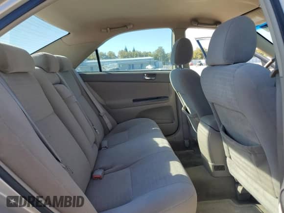 2005 Toyota Camry STD с VIN 4T1BE32K45U569374, выставлен на аукционе Copart как лот 90038585 с пробегом 201 286 миль миль и Чистый • Clean title. История ставок и продаж доступна на DreamBid. Изображение 10.