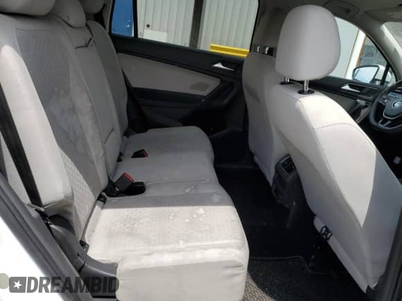 2018 Volkswagen Tiguan S z VIN 3VV0B7AX1JM082044, wystawiony jako Copart lot #66024195 z przebiegiem 223 482 mil mil oraz Szkoda całkowita • Salvage title. Historia ofert i sprzedaży dostępna na DreamBid. Obrazek 11.