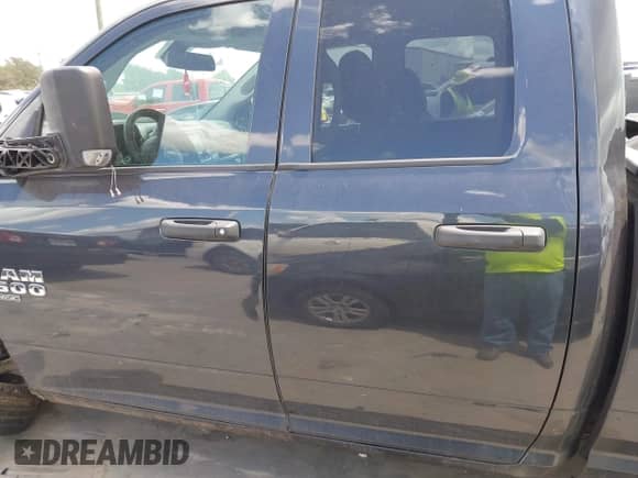 2020 Ram 1500 Tradesman z VIN 1C6RR6FG6LS127727, wystawiony jako IAAI lot #42562315 z przebiegiem 154 570 mil mil oraz . Historia ofert i sprzedaży dostępna na DreamBid. Obrazek 15.