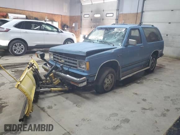 1985 Chevrolet Blazer z VIN 1G8CT18B0F0151262, wystawiony jako Copart lot #58596565 z przebiegiem 5 756 mil mil oraz Czysty tytuł • Clean title. Historia ofert i sprzedaży dostępna na DreamBid. Obrazek 1.