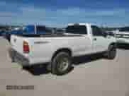 2002 Toyota Tundra z VIN 5TBJN321X2S330430, wystawiony jako Copart lot #48478335 z przebiegiem 216 696 mil mil oraz Szkoda całkowita • Salvage title. Historia ofert i sprzedaży dostępna na DreamBid. Obrazek 3.