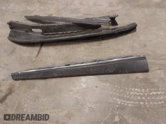 2018 Nissan Murano SV z VIN 5N1AZ2MG7JN175827, wystawiony jako IAAI lot #41764645 z przebiegiem 62 887 mil mil oraz . Historia ofert i sprzedaży dostępna na DreamBid. Obrazek 18.