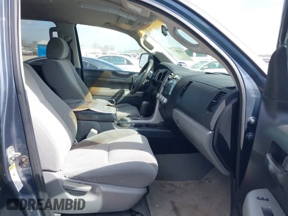 2007 Toyota Tundra SR5 z VIN 5TBET54107S456402, wystawiony jako IAAI lot #41828151 z przebiegiem 104 672 mil mil oraz . Historia ofert i sprzedaży dostępna na DreamBid. Obrazek 5.