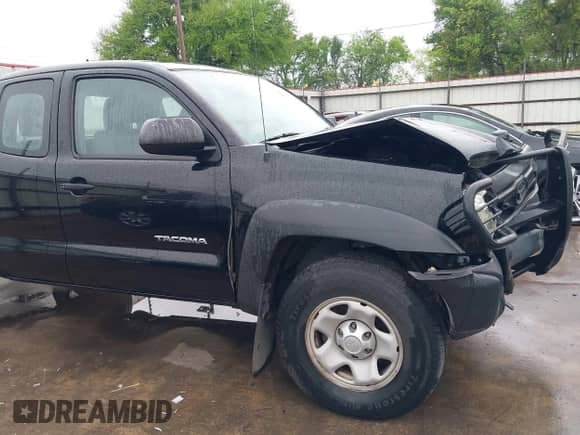 2013 Toyota Tacoma PreRunner z VIN 5TFTX4GN7DX025752, wystawiony jako IAAI lot #41903741 z przebiegiem 70 382 mil mil oraz . Historia ofert i sprzedaży dostępna na DreamBid. Obrazek 17.