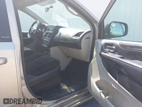 2012 Dodge Grand Caravan American Value с VIN 2C4RDGBG7CR389325, выставлен на аукционе IAAI как лот 42944167 с пробегом 177 690 миль миль и . История ставок и продаж доступна на DreamBid. Изображение 5.