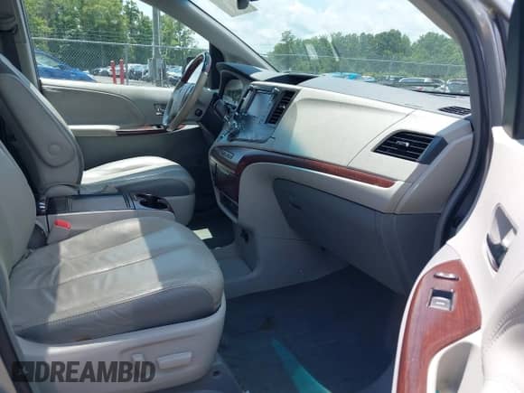 2014 Toyota Sienna Limited с VIN 5TDDK3DC7ES072304, выставлен на аукционе IAAI как лот 42694195 с пробегом 154 188 миль миль и . История ставок и продаж доступна на DreamBid. Изображение 5.