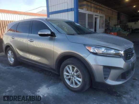 2019 Kia Sorento L с VIN 5XYPG4A39KG536811, выставлен на аукционе Copart как лот 80484585 с пробегом 64 167 миль миль и Списание • Salvage title. История ставок и продаж доступна на DreamBid. Изображение 4.