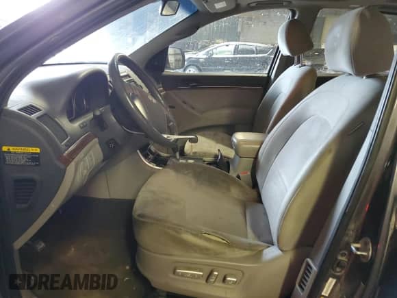 2010 Hyundai Veracruz GLS z VIN KM8NUDCC7AU108953, wystawiony jako Copart lot #83961314 z przebiegiem 188 588 mil mil oraz Czysty tytuł • Clean title. Historia ofert i sprzedaży dostępna na DreamBid. Obrazek 7.