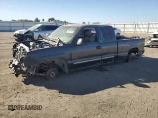 2005 Chevrolet Silverado 1500 LS z VIN 2GCEC19T051323203, wystawiony jako Copart lot #85077185 z przebiegiem Nie podano mil oraz Czysty tytuł • Clean title. Historia ofert i sprzedaży dostępna na DreamBid. Obrazek 1.