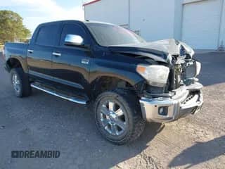 2017 Toyota Tundra Platinum с VIN 5TFAY5F13HX640538, выставлен на аукционе IAAI как лот 42990915 с пробегом 145 304 миль миль и . История ставок и продаж доступна на DreamBid. Изображение 1.