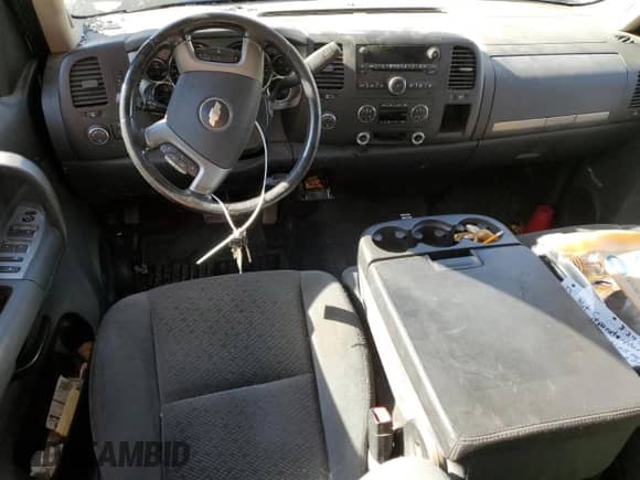 2007 Chevrolet Silverado 2500HD Work Truck z VIN 1GCHK29K17E505118, wystawiony jako Copart lot #69463634 z przebiegiem Nie podano mil oraz Szkoda całkowita • Salvage title. Historia ofert i sprzedaży dostępna na DreamBid. Obrazek 8.