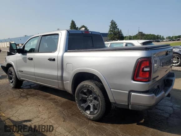 2025 Ram 1500 Big Horn z VIN 1C6RRFFG1SN576195, wystawiony jako Copart lot #59288475 z przebiegiem 9 214 mil mil oraz Szkoda całkowita • Salvage title. Historia ofert i sprzedaży dostępna na DreamBid. Obrazek 2.