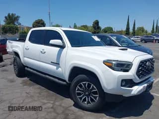 2020 Toyota Tacoma SR5 с VIN 3TMAZ5CN5LM116102, выставлен на аукционе IAAI как лот 42755324 с пробегом 63 730 миль миль и . История ставок и продаж доступна на DreamBid. Изображение 1.